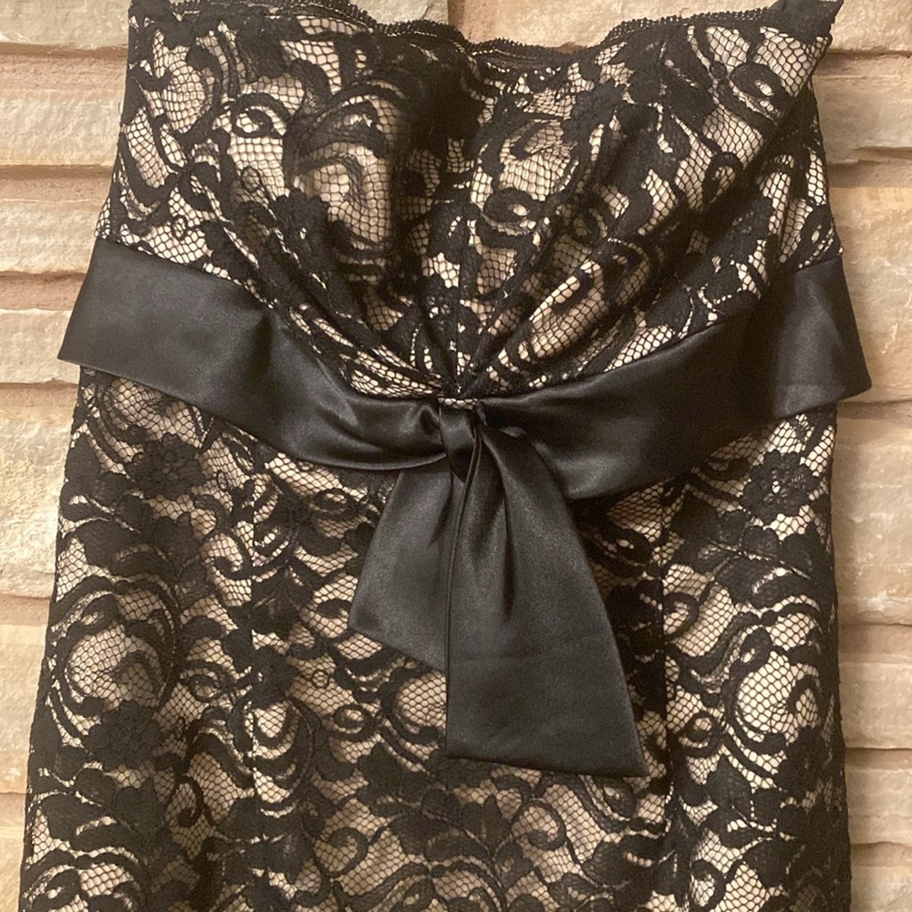 White House|Black Market Elegant Black Lace Strapless Dress Size 4 - Picture 13 of 14